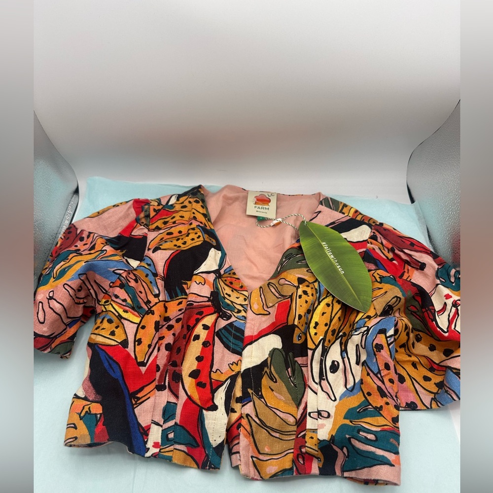 NWT Farm Rio Crazy Parrot puffed sleeve crop top